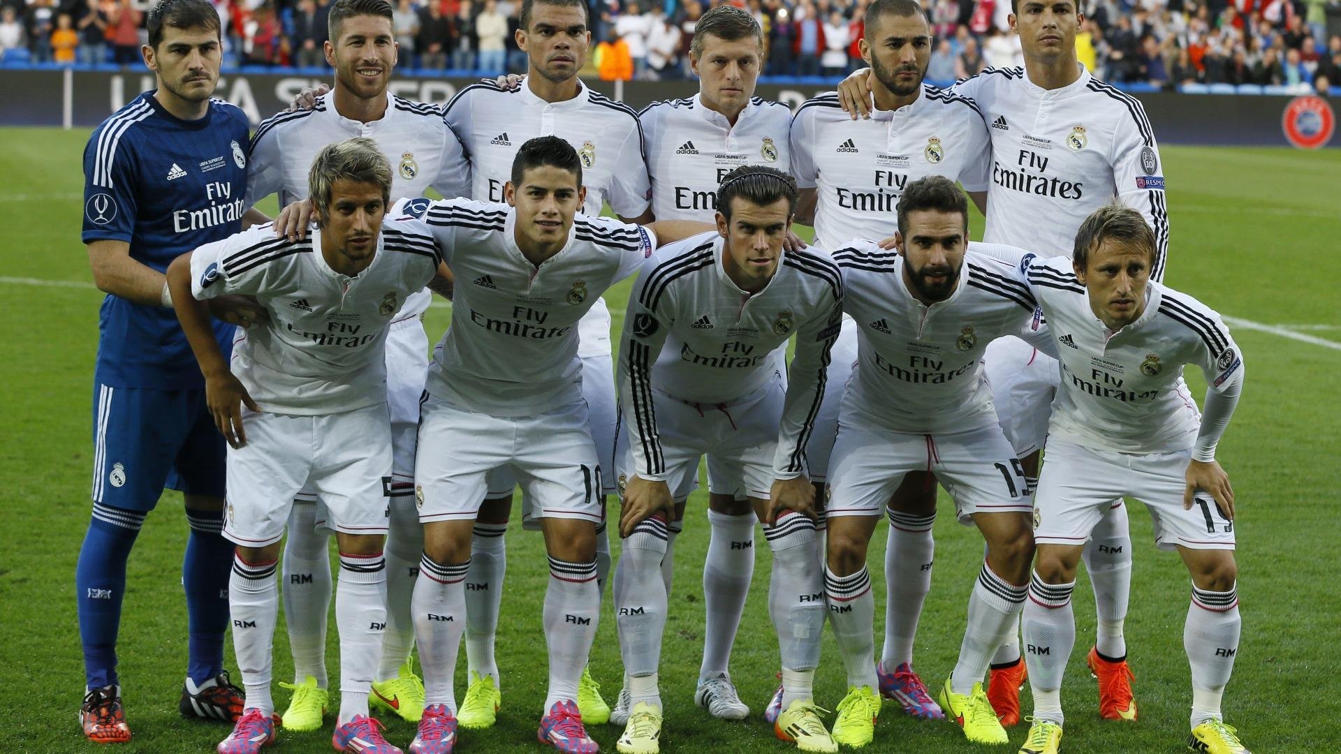 李娜陪伴女儿参加校园运动会拍照留念，李娜不打全运会